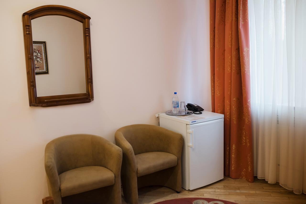 Okolytsya Motel Rivne Luaran gambar